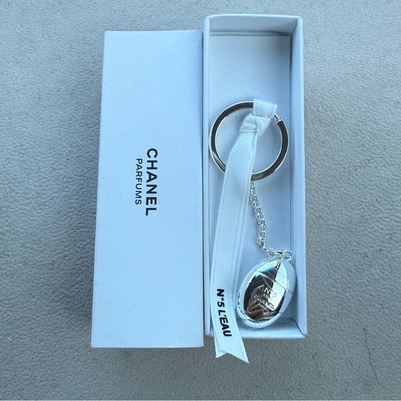 CHANEL Other - CHANEL Parfums Elegant White Box